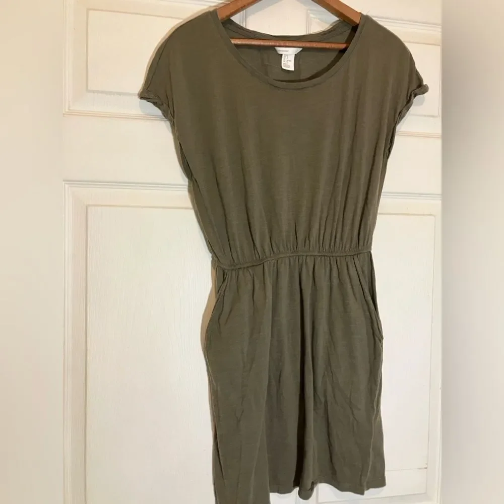 H&M basic mini dress, pockets, Hunter green, excellent condition, small - Picture 1 of 3